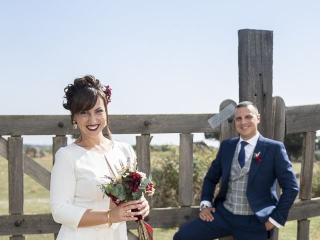 La boda de Javier y María en Valdemorillo, Madrid 22