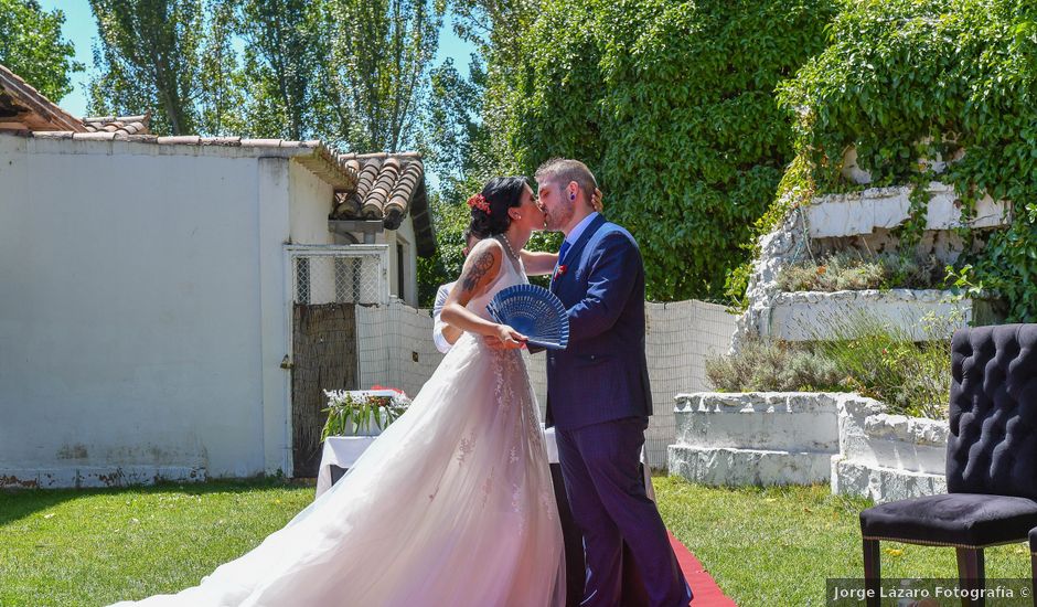 La boda de Ana y Adrian en Simancas, Valladolid