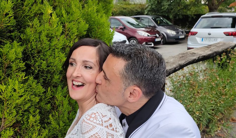 La boda de Óscar y Cruz en Galdakao, Vizcaya