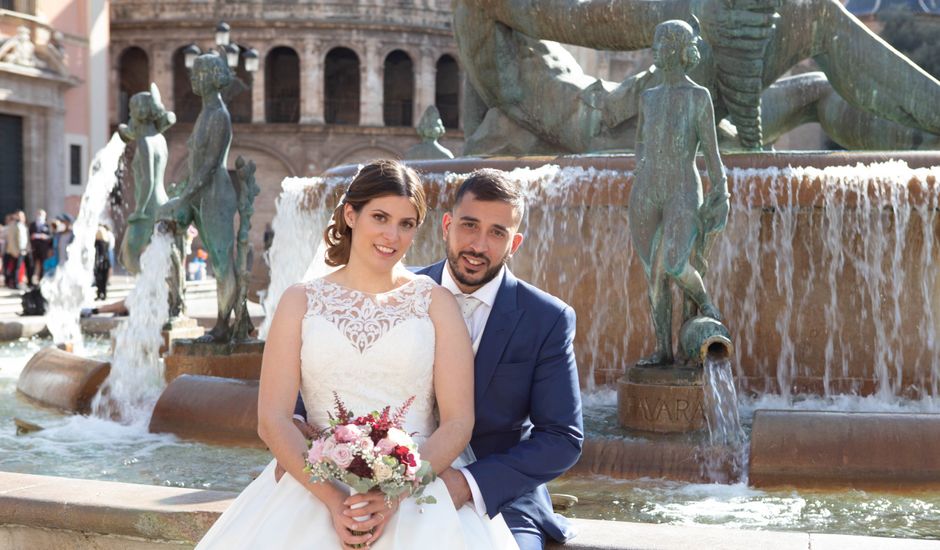 La boda de Julián y Leticia en Valencia, Valencia