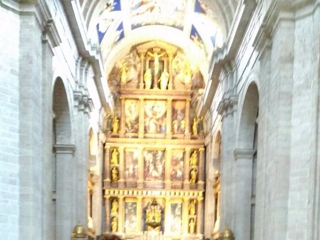 La boda de Rodrigo y Lourdes  en San Lorenzo De El Escorial, Madrid 1
