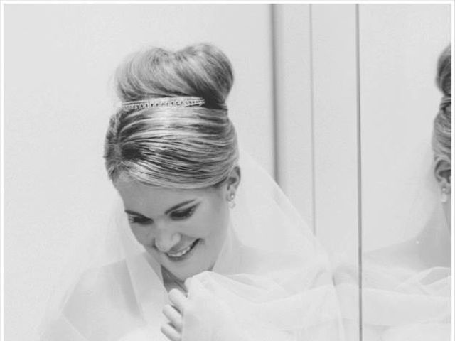 La boda de Kike y Laura  en Cornella De Llobregat, Barcelona 6