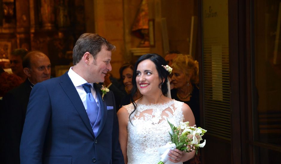 La boda de Enrique y Yaiza en Oviedo, Asturias
