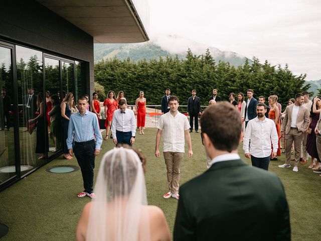 La boda de Iñaki y Ostaizka en Villabona, Guipúzcoa 43