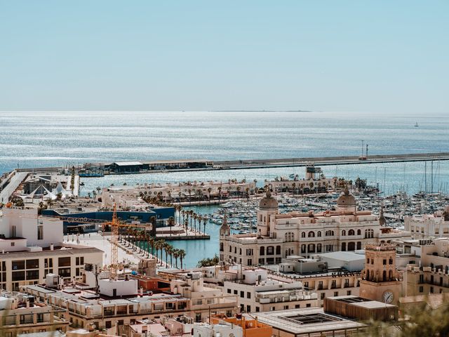 La boda de Hector y Sara en Alacant/alicante, Alicante 45