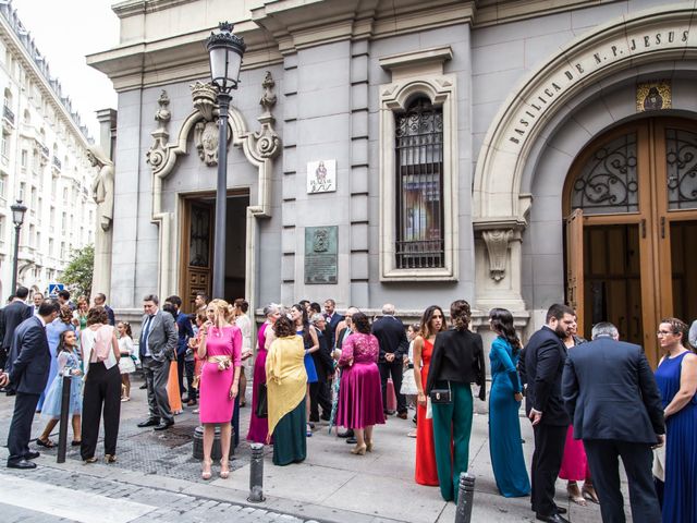 La boda de Carlos y Mónica en Madrid, Madrid 35