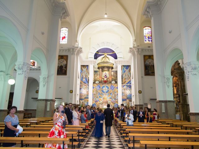 La boda de Carlos y Mónica en Madrid, Madrid 42