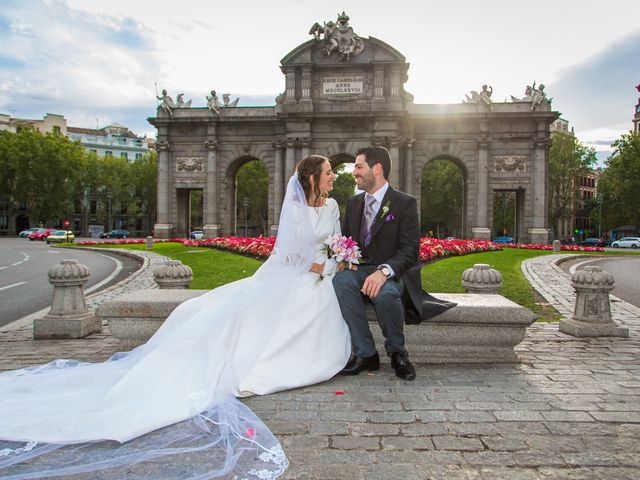 La boda de Carlos y Mónica en Madrid, Madrid 51