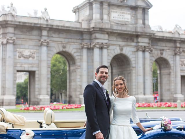 La boda de Carlos y Mónica en Madrid, Madrid 55