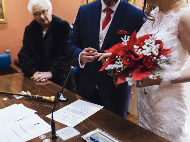 La boda de Fernando y Encarnación en Alcala De Guadaira, Sevilla 31