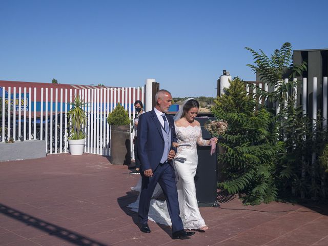 La boda de Asier y Elena en Mérida, Badajoz 15