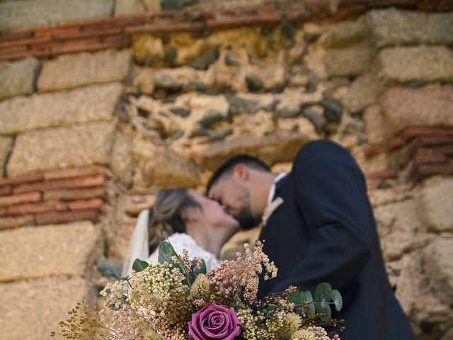 La boda de Asier y Elena en Mérida, Badajoz 24