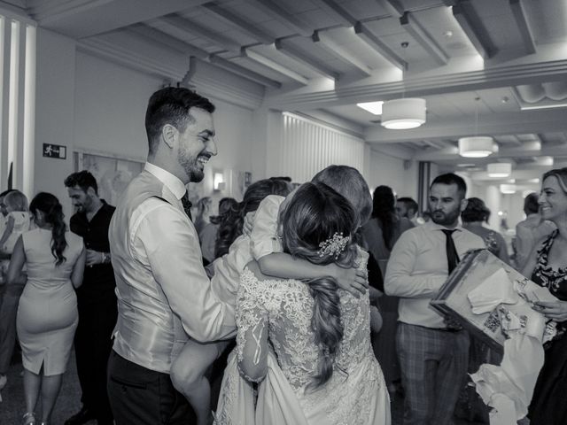 La boda de Asier y Elena en Mérida, Badajoz 39