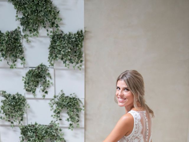 La boda de Pili y Angel en Pueblo Sant Andreu Salou, Girona 16