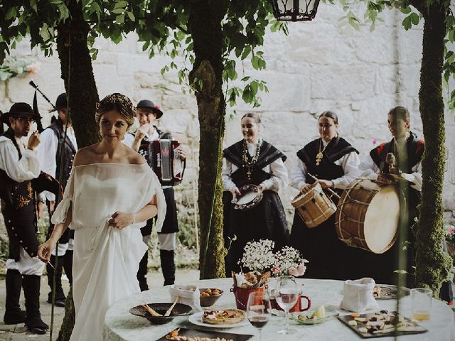 La boda de Samuel  y Raquel  en Santiago De Compostela, A Coruña 34