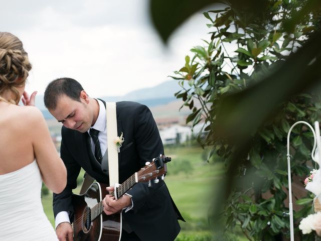 La boda de Javi y Angela en Gorraiz, Navarra 18