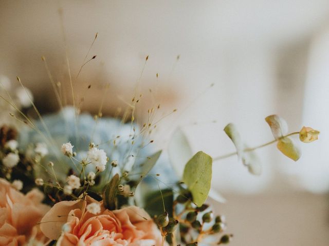 La boda de Miguel Ángel  y Laura en León, León 17