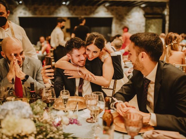 La boda de Miguel Ángel  y Laura en León, León 23