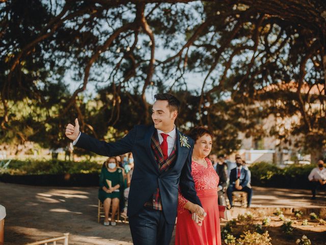 La boda de Miguel Ángel  y Laura en León, León 33