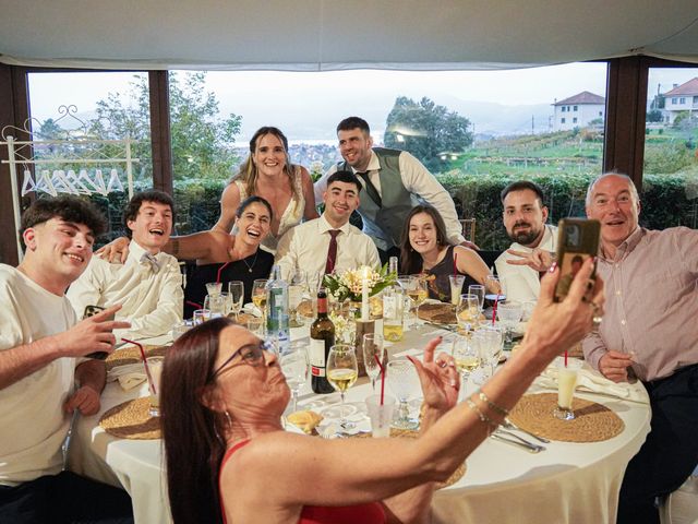 La boda de Adrián y Lidia en Redondela, Pontevedra 29