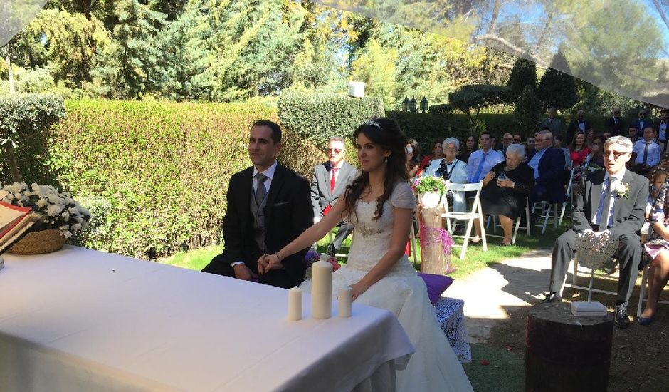 La boda de Carlos y Ainhoa en Chinchon, Madrid