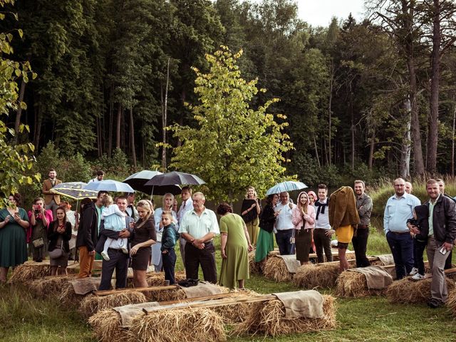 La boda de Yeroslava y Eugenie en Santander, Cantabria 32