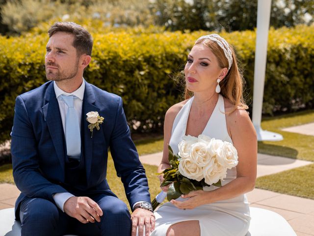 La boda de Leticia y Javier en Valencia, Valencia 91