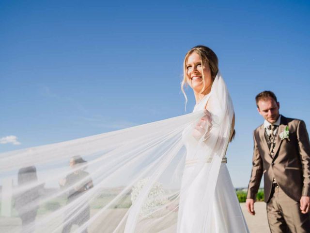 La boda de Fran y Dana en Castrillo De Duero, Valladolid 25