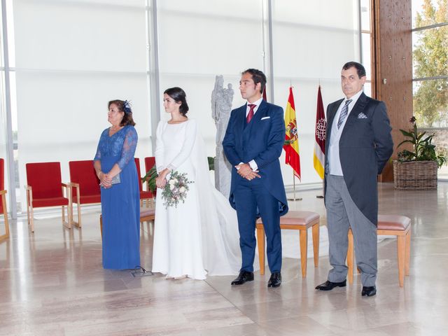 La boda de Silvia y José Antonio en Alalpardo, Madrid 23