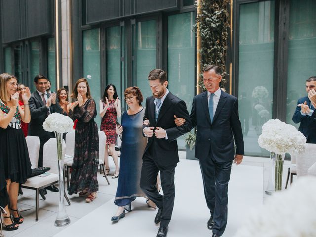 La boda de Milan y Rubén en Madrid, Madrid 31