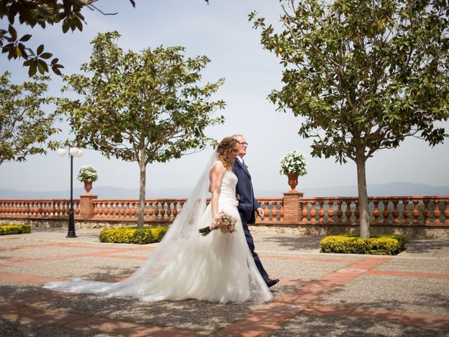 La boda de Carlos y Ester en Vilanova Del Valles, Barcelona 17
