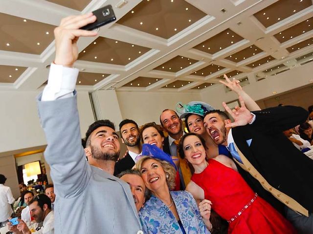 La boda de Juanmi y Lydia en Málaga, Málaga 17