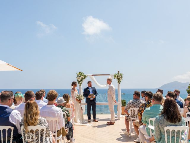 La boda de Ian y Florence en Santa Eularia Des Riu, Islas Baleares 35