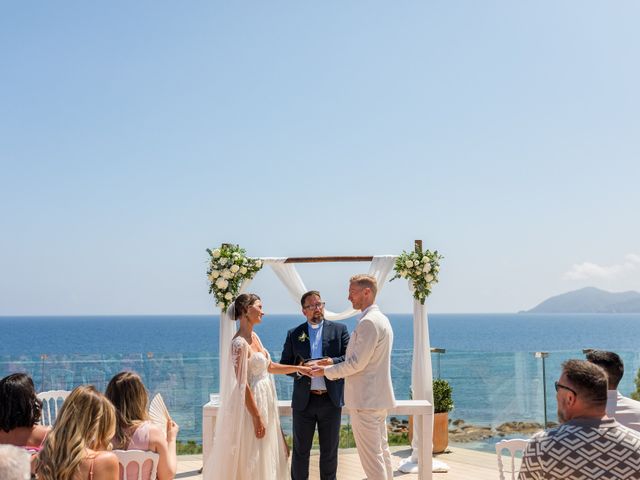 La boda de Ian y Florence en Santa Eularia Des Riu, Islas Baleares 37