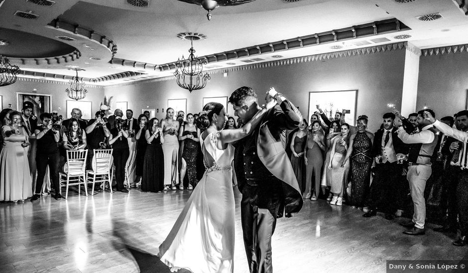 La boda de Elisabeth y Álvaro en Alcala De Guadaira, Sevilla