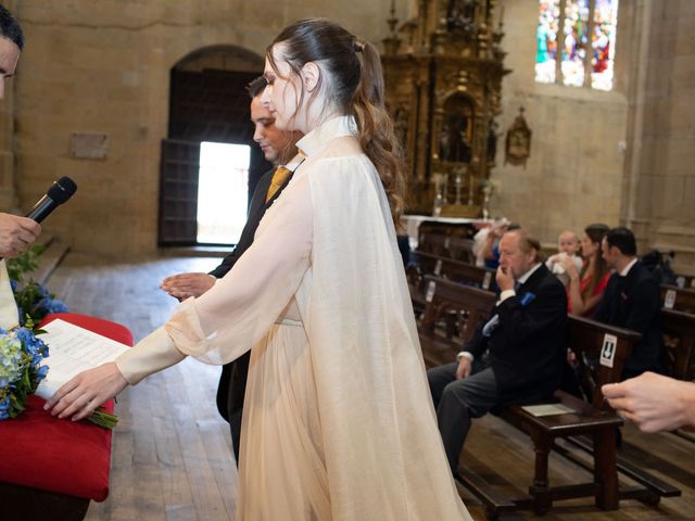 La boda de Rodrigo y Elena en Hondarribia, Guipúzcoa 32