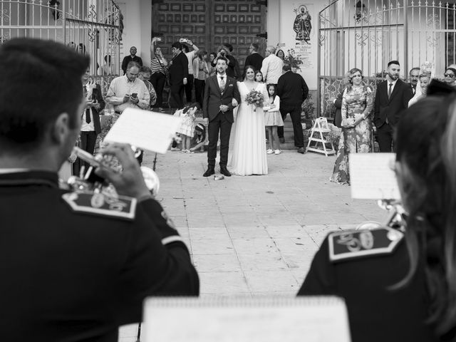 La boda de Isabel y Jaime en Arroyo De San Servan, Badajoz 26