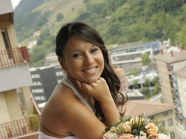 La boda de Cristóbal y Maialen en Elgoibar, Guipúzcoa 7