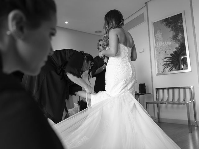 La boda de Raúl y Miriam en Sevilla, Sevilla 2