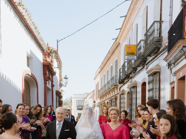 La boda de Paula y Rafael en La Palma Del Condado, Huelva 13