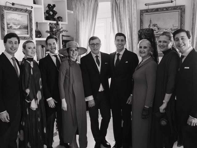 La boda de Paula y Rafael en La Palma Del Condado, Huelva 43