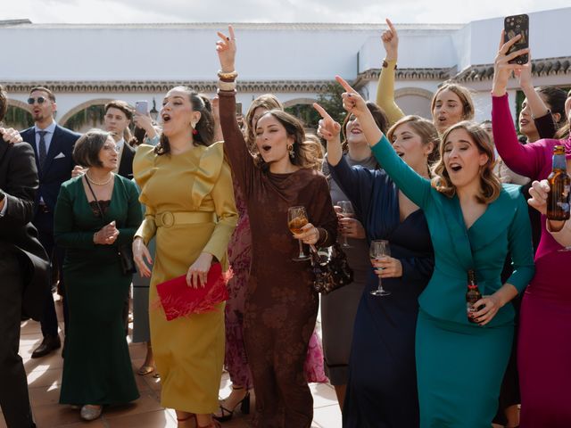 La boda de Paula y Rafael en La Palma Del Condado, Huelva 62