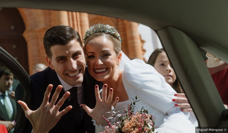 La boda de Paula y Rafael en La Palma Del Condado, Huelva