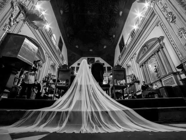 La boda de Juan y Virginia en Fuente Vaqueros, Granada 54