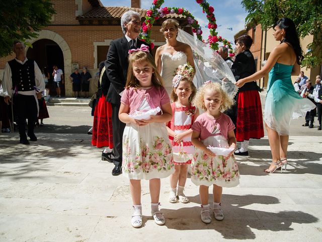 La boda de Abilio y María en Autillo De Campos, Palencia 36