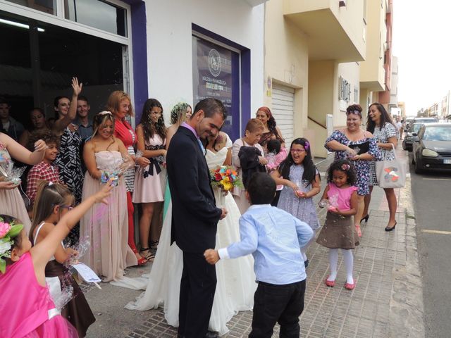 La boda de Ayose y Katerine en Corralejo, Las Palmas 38