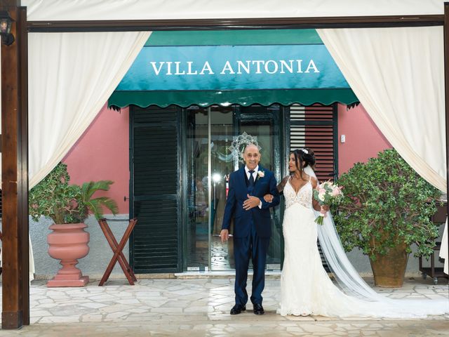 La boda de Tito y Lucre en San Juan De Alicante, Alicante 23