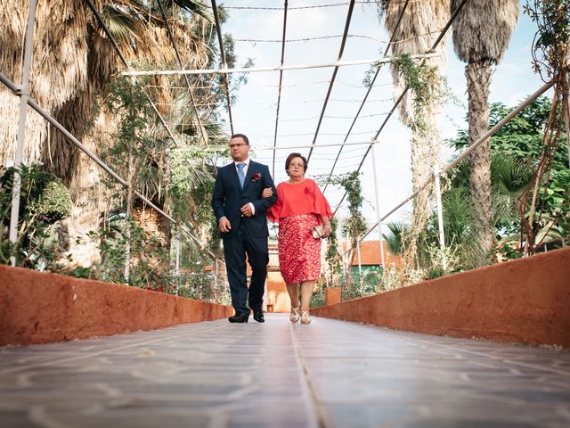 La boda de Víctor y Carmen en Guargacho, Santa Cruz de Tenerife 32
