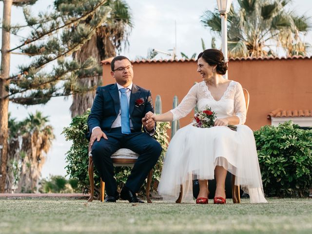 La boda de Víctor y Carmen en Guargacho, Santa Cruz de Tenerife 37