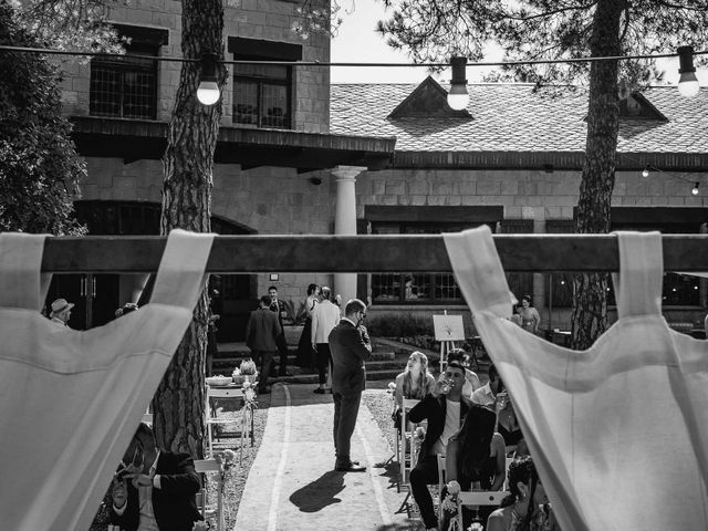 La boda de Carlos y Silvia en Castellar Del Valles, Barcelona 28